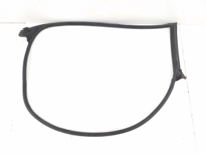   Front door rubber seal  - 8T8831707 