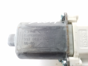 Mercedes Benz GL-Class 164 (2006–2012) Front door window regulator motor A2518200742 - 3
