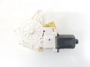 Fensterhebermotor vorne - A2518200742