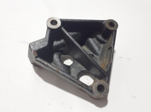  Engine holder 