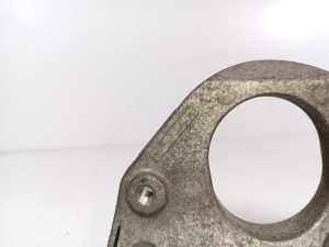 VOLVO V40 (2012–2019) Front drive shaft bracket 31401993 - 3