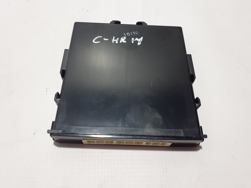 TOYOTA C-HR 1 generation (2016-2023) Central locking control unit 89990F4030 22317956