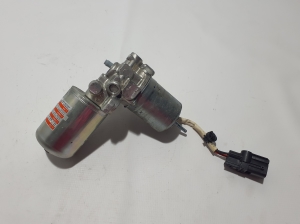  Master cylinder 