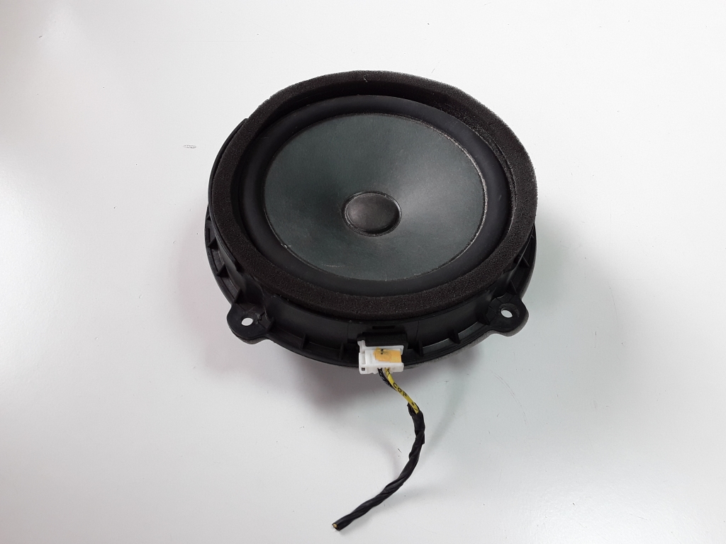 Kia Sportage (2016–2021) Rear side door speaker 96330D9000 Kia Sportage (2016–2021) Rear side door speaker 96330D9000