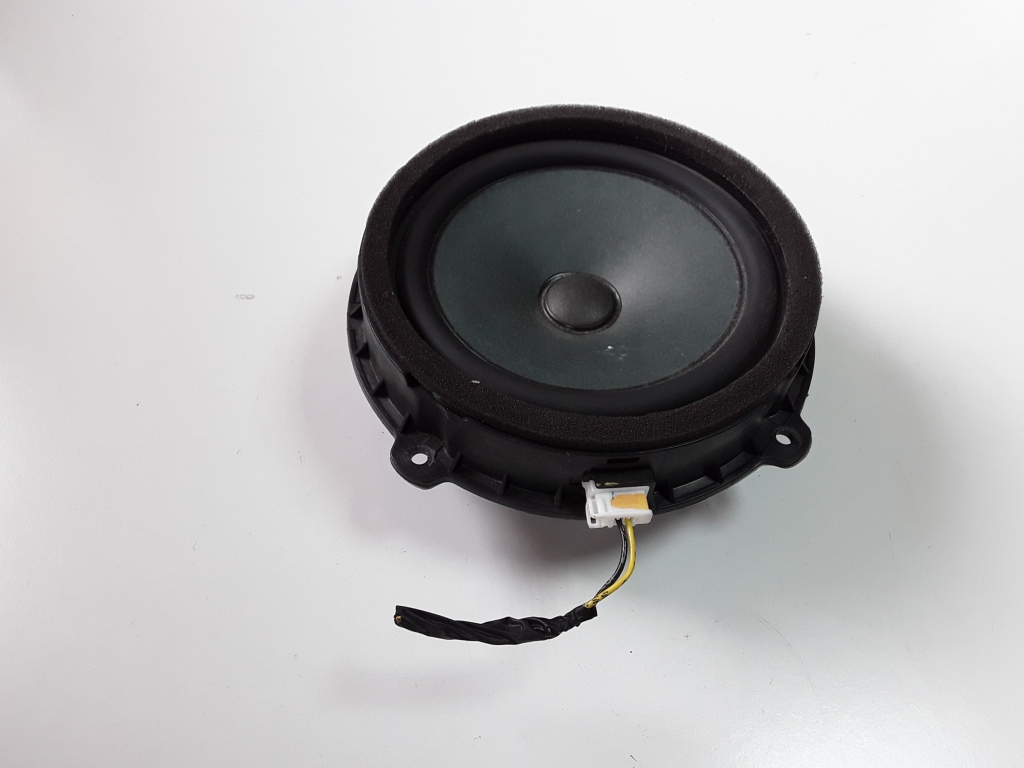 Kia Sportage (2016–2021) Rear side door speaker 96330D9000 Kia Sportage (2016–2021) Rear side door speaker 96330D9000