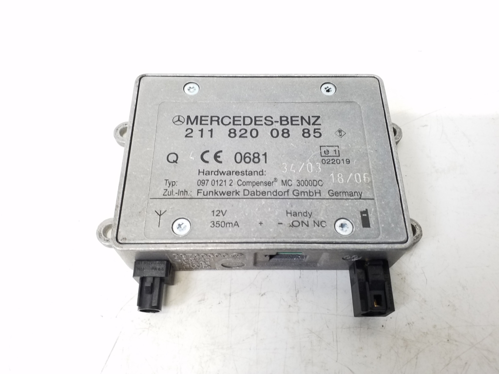 MERCEDES-BENZ GL-Class X164 (2006-2012) Bootlid-antenneforstærker A2118200885 21806494