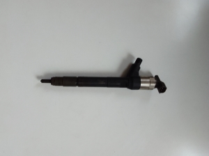  Fuel injector 