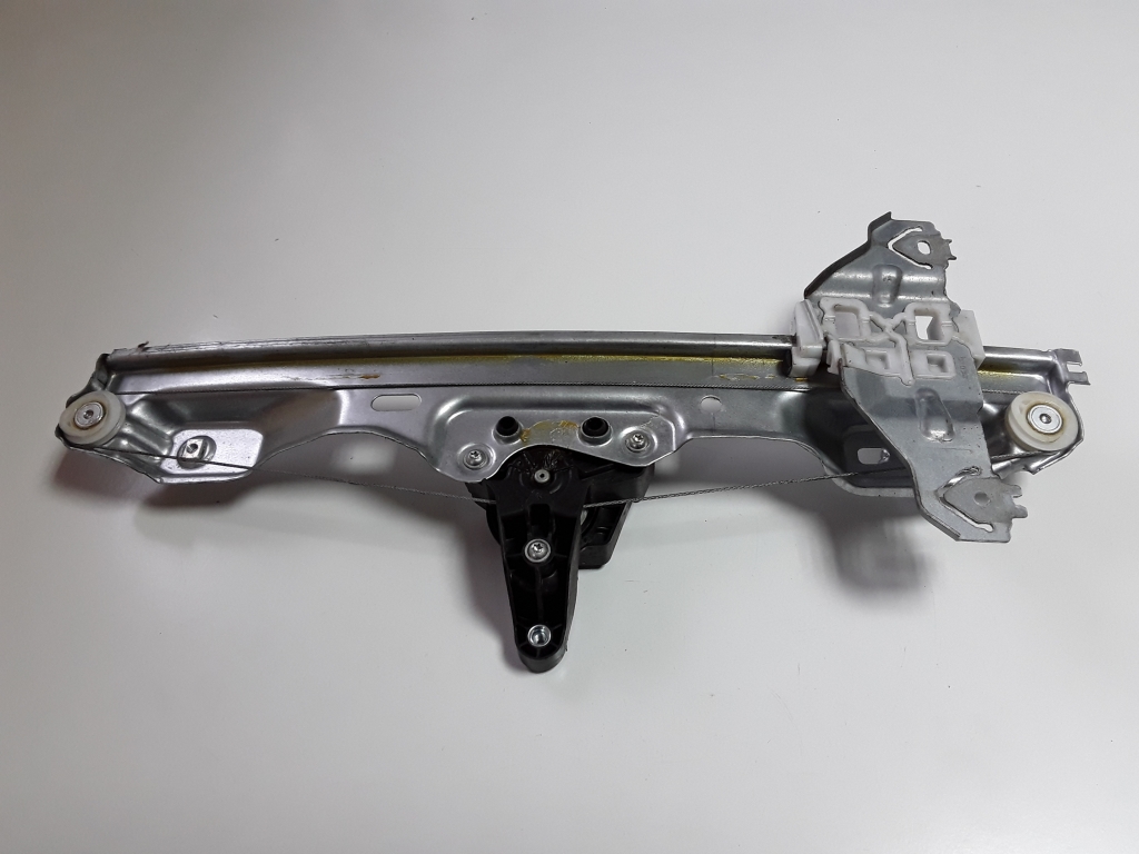 NISSAN Qashqai J11 (2013-2022) Bakre høyre dør vindusregulator 827004EA0A 22582401