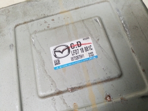 Mazda 5 (2005–2010) Engine control unit LFD718881C - 3