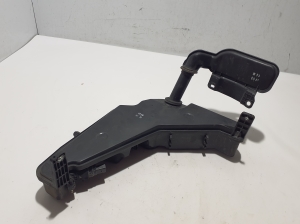 AUDI Q5 (2008–2017) Front washer fluid reservoir 8R0955453 - 4