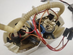 Mercedes Benz E-Class W211 (2002–2009) Kütusepump paagis A2114701794 - 4