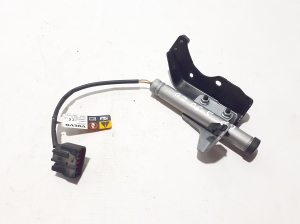 VOLVO S90 (2016–2026) Hood impact sensor 31688051 - 3