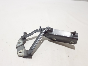 Land Rover Discovery Sport (2014–2026) Hood hinge - 2