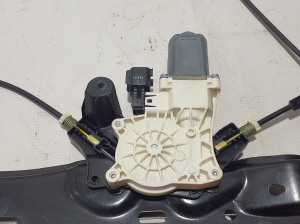 Land Rover Discovery Sport (2014–2026) Priekšējo durvju logu pacēlājs LR058513 - 5