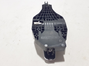 Land Rover Discovery Sport (2014–2026) Front door external opening handle and its details - 2