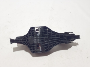 Land Rover Discovery Sport (2014–2026) Front door external opening handle and its details - 2