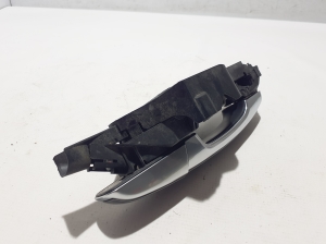 Land Rover Discovery Sport (2014–2026) Front door external opening handle and its details - 3