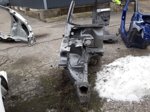 Land Rover Discovery Sport (2014–2026) Front outrigger LR061076 - 3