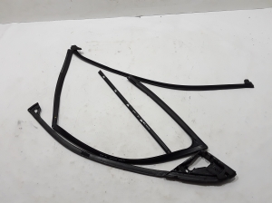 Land Rover Discovery Sport (2014–2026) Front door rubber seal - 2