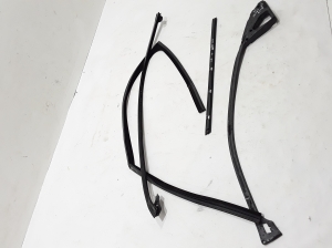 Land Rover Discovery Sport (2014–2026) Front door rubber seal - 3