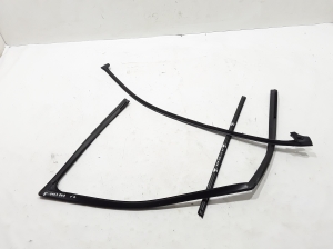 Land Rover Discovery Sport (2014–2026) Esiukse tihenduskumm - 2