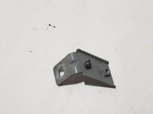 Land Rover Discovery Sport (2014–2026) Front fender bracket FK7216A142AB - 2