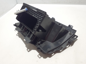 Land Rover Discovery Sport (2014–2026) Glove box LR073430 - 2
