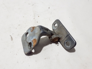 Land Rover Discovery Sport (2014–2026) Front door lower hinge BJ32228A65DB - 2