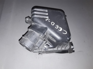 Kia ceed (2006–2012) Luftfiltergehäuse und seine Teile 281102H200 - 3