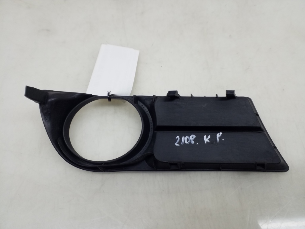 TOYOTA Corolla Verso 1 generation (2001-2009) Fog lamp trim 521280F020 18810054