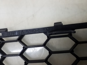 TOYOTA Corola Verso R1 (2004–2009) Front bumper lower grille 531120F020 - 3