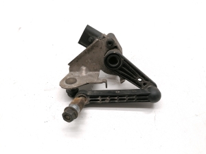 Tesla Model 3 3 (2016–2024) Andur tagumisel rummul 1044971-00-C - 3
