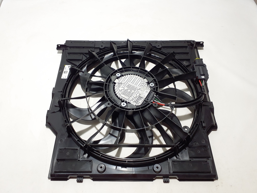 BMW X3 G01 (2017-2024) Engine Cooling Fan Radiator 8589042 22317525