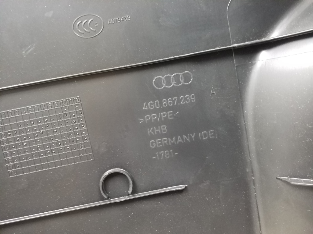 AUDI A6 C7/4G (2010-2020) Garniture du montant B du côté gauche 4G0867239 24991698