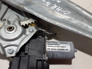 TOYOTA CHR (2016–2026) Aizmugurējo durvju logu pacēlājs 69840F4010 - 4