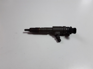  Fuel injector 