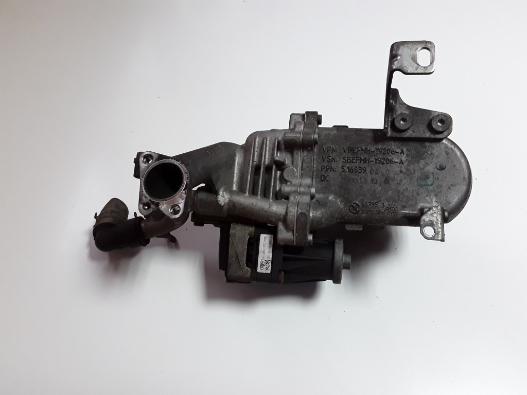 Per Ford Focus 2015 2016 2017 2018 Auto Faro Rondella Ugello di Spruzzo Copertura Faro di Pulizia Rondella Jet Cap  34