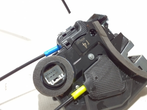 TOYOTA CHR (2016–2026) Rear side door lock 69060F4010 - 5