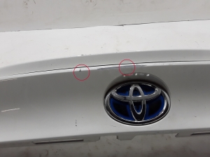 TOYOTA CHR (2016–2026) Numbrimärgi valgustuse korpus 76811F4010 - 3