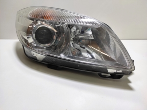 Headlight - 5J1941016D
