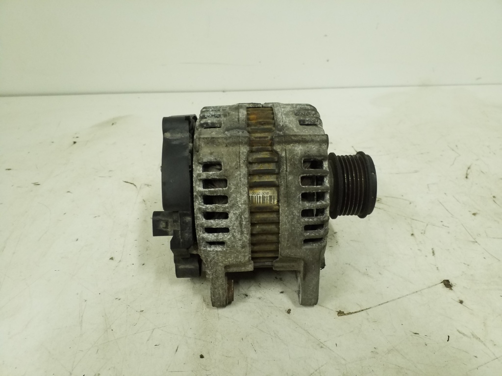 VOLKSWAGEN Passat B6 (2005-2010) Alternator 03G903023 24991536