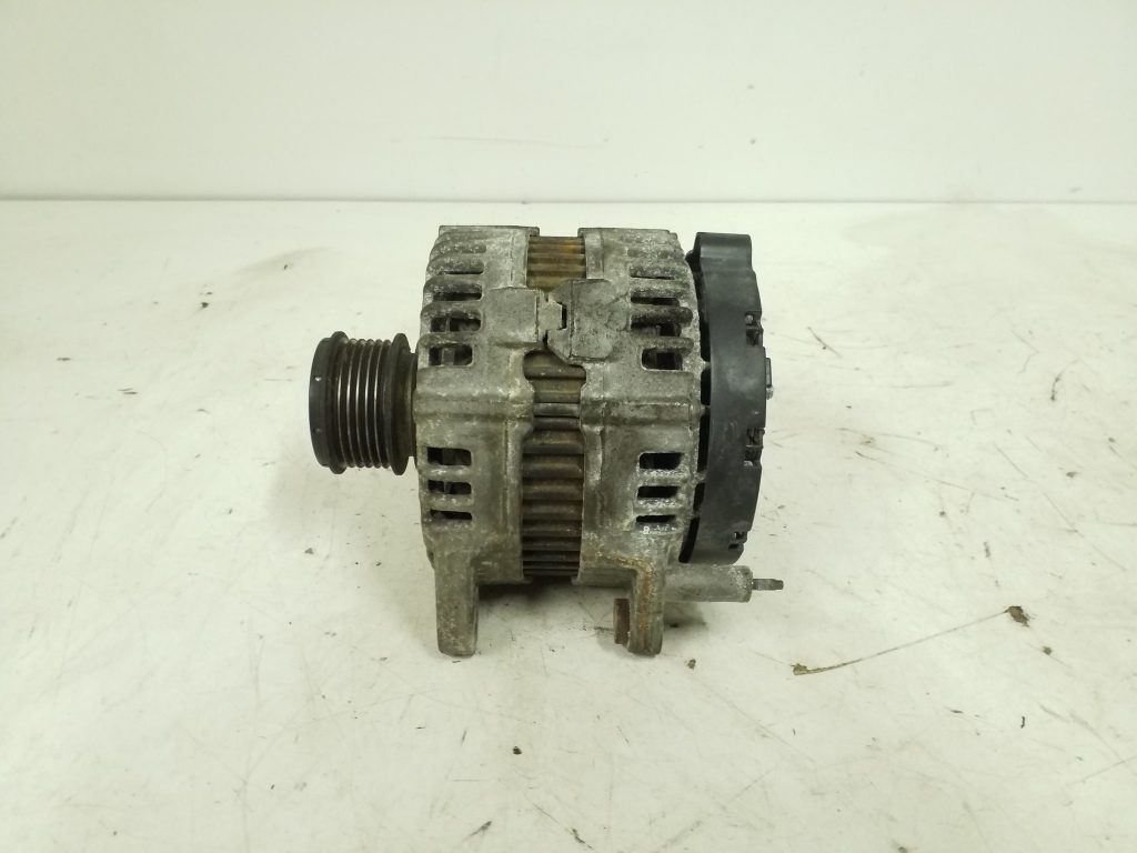 VOLKSWAGEN Passat B6 (2005-2010) Alternator 03G903023 24991536