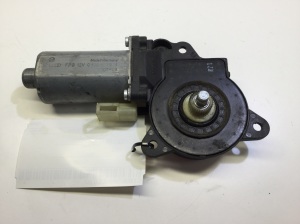 Ford Fusion (2005–2012) Front door window regulator motor 0130821938 - 2