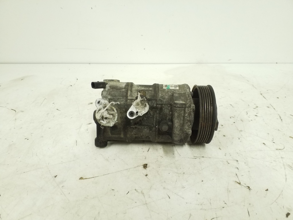 VOLKSWAGEN Passat B6 (2005-2010) Air Condition Pump 5N0820803 24991523