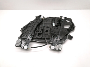 Tesla Model Y Y (2020–2026) Priekšējo durvju logu pacēlājs 1526804-00-B - 3