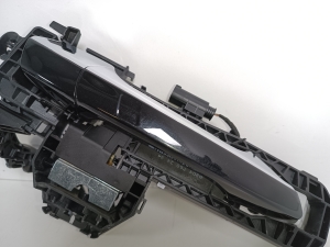 Mercedes Benz GLS 166 (2015–2019) Front door external opening handle and its details - 2
