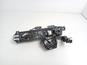 Mercedes Benz GLS 166 (2015–2019) Front door external opening handle and its details - 5