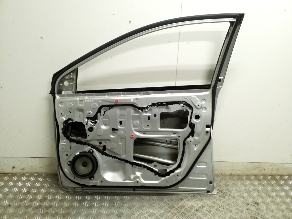 TOYOTA Auris 2 generation (2012-2015) Передняя правая дверь 6700102540 22086108