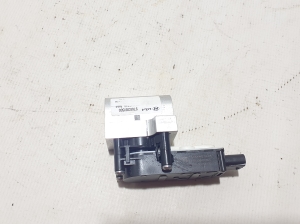 Air conditioner hose valve - 976E2GI500