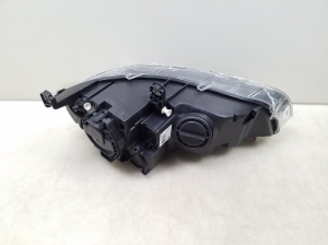 BMW X5 E70 (2006–2013) Headlight 7233017 - 3